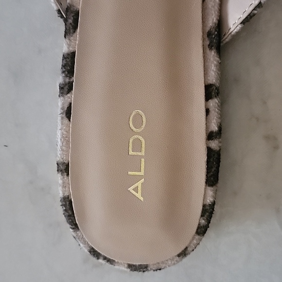 ALDO VELVET MULES - Picture 4 of 5